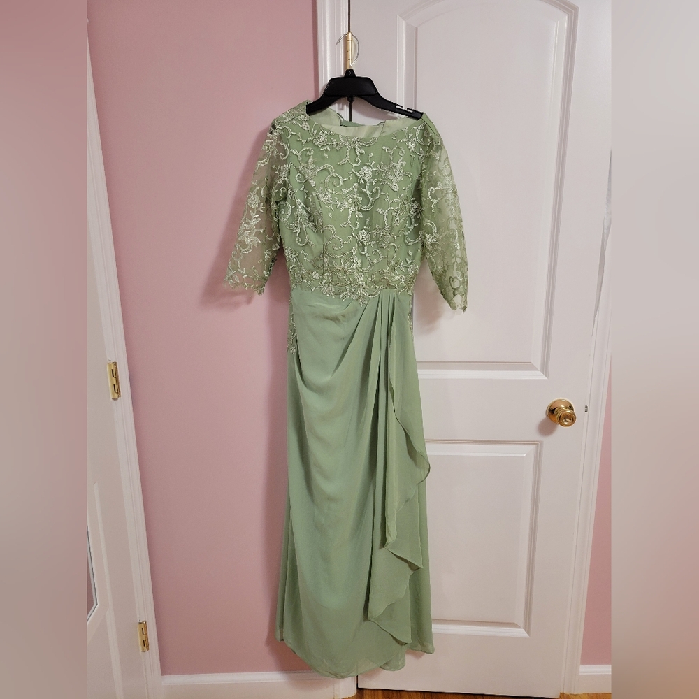 NWT Sage Green Formal Lace Gown